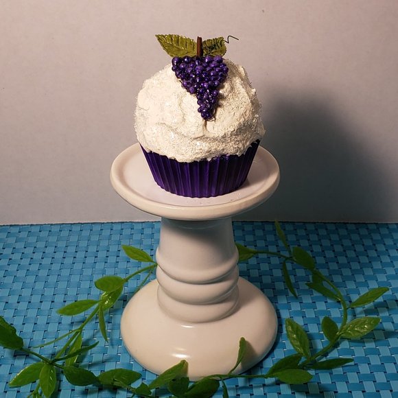 Other - Cupfake with grapes!